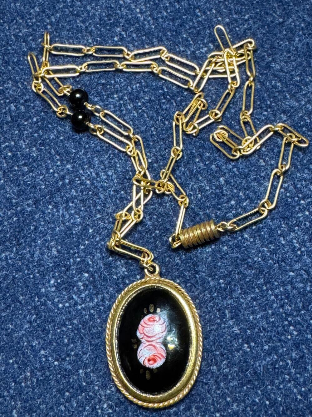 Vintage Goldette Pendant w/ Paper Clip 24in Chain Victorian